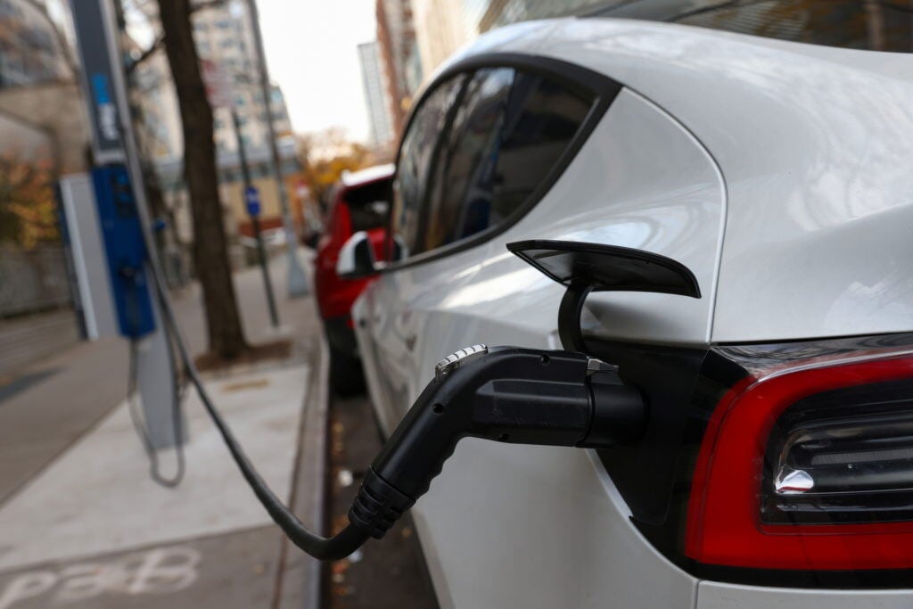 Corporate mobility trends 2025 - electrical car